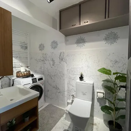 Centre & Tourism * צ'נקלה